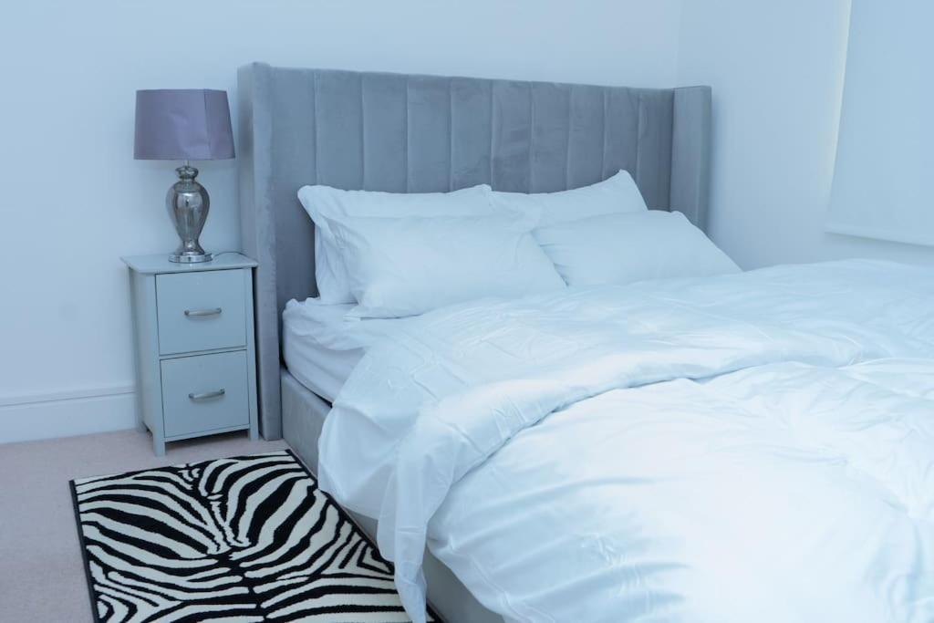 1 Bed Luxury Comfortable Apt London Luaran gambar