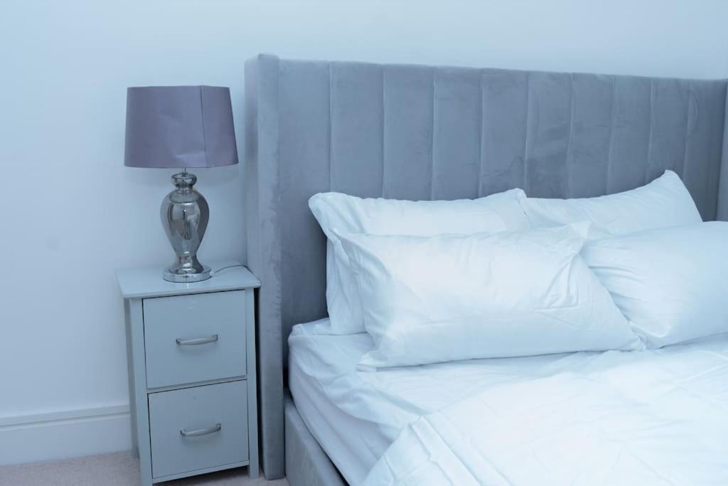 1 Bed Luxury Comfortable Apt London Luaran gambar